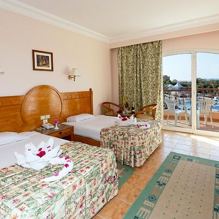 Pensee Royal Garden Beach Resort El Qoseir ภายนอก รูปภาพ