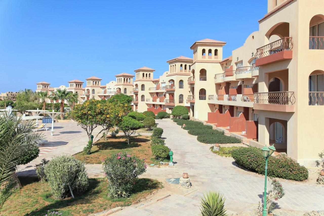 Pensee Royal Garden Beach Resort El Qoseir ภายนอก รูปภาพ