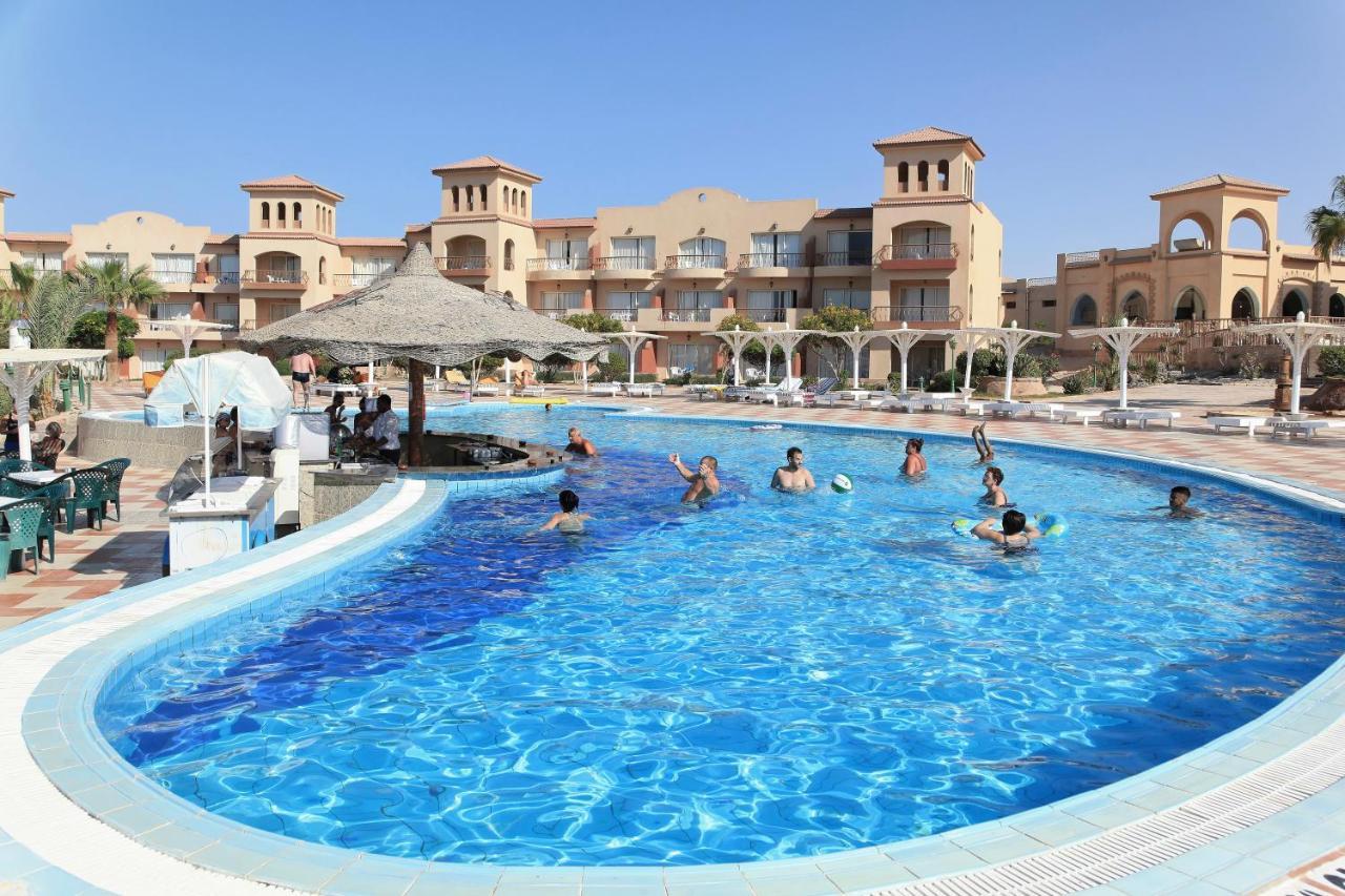 Pensee Royal Garden Beach Resort El Qoseir ภายนอก รูปภาพ